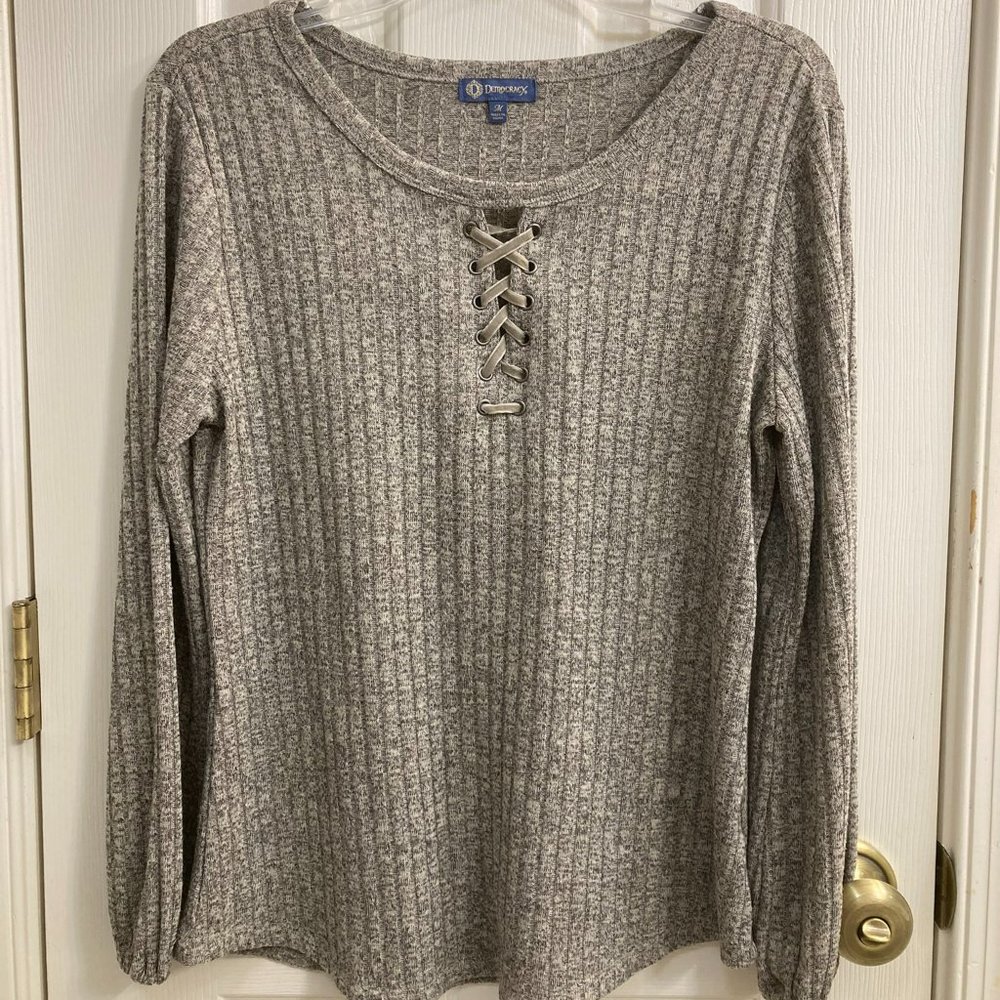 Democracy Women's size medium casual knit sweater